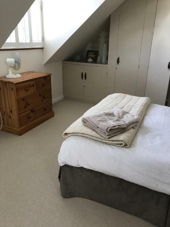 Wimbledon Tennis House With Hot Tub; 4 Minute Walk Casa vacanze *